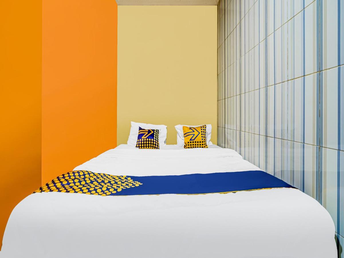Spot On 91186 Losmen Yanti Hotel Bandung Bagian luar foto